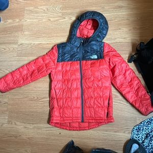 North face boys medium thermoball eco hooded jacket